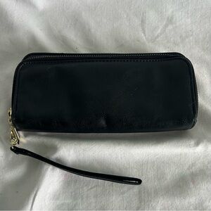 AMERICAN EAGLE OUTFITTERS Wrislet Clutch Wallet Black Faux Leather